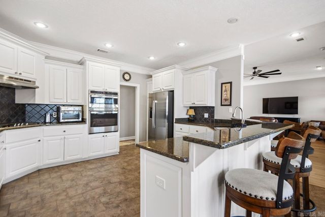 283 Lake Valley Drive, Maumelle, AR 72113