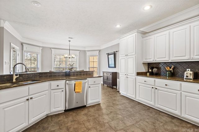 283 Lake Valley Drive, Maumelle, AR 72113