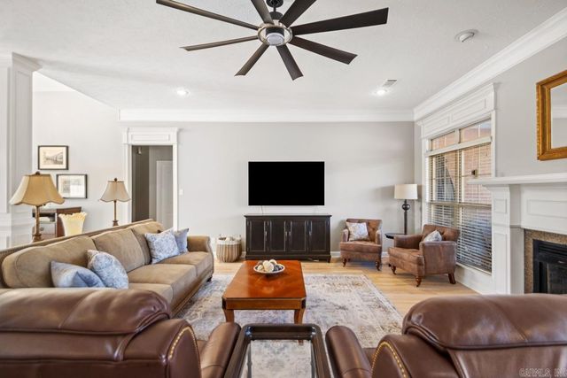 283 Lake Valley Drive, Maumelle, AR 72113