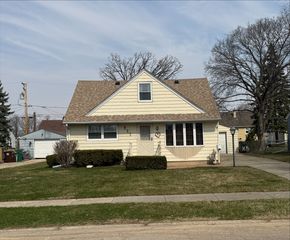 925 BANCROFT Place, Belvidere, IL 61008