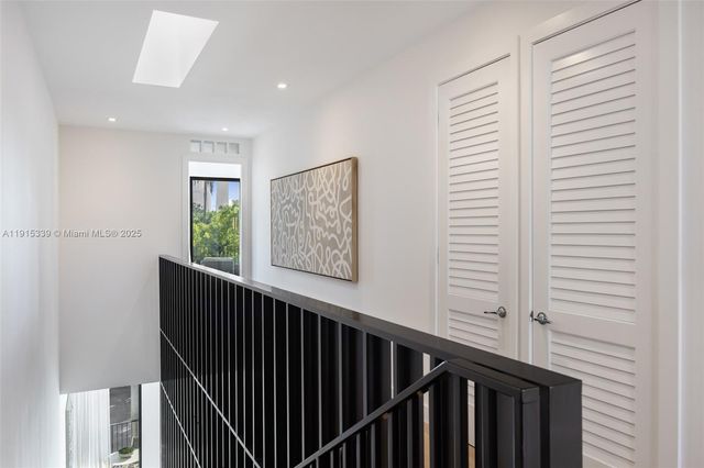 98 SW 28th Rd 1, Miami, FL 33129