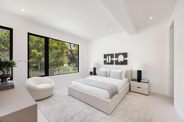 98 SW 28th Rd 1, Miami, FL 33129