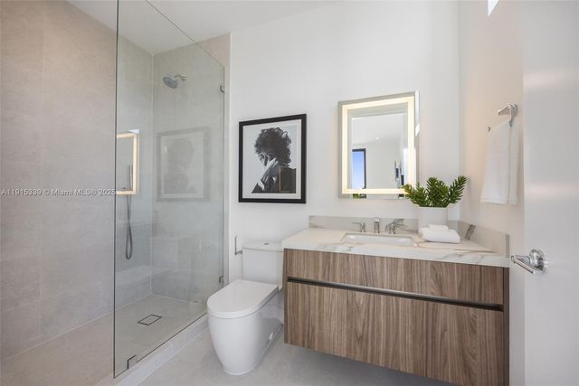 98 SW 28th Rd 1, Miami, FL 33129