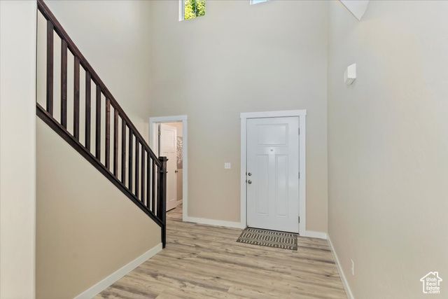 1072 W STONEHAVEN DR, North Salt Lake, UT 84054