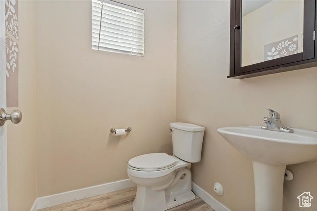 1072 W STONEHAVEN DR, North Salt Lake, UT 84054