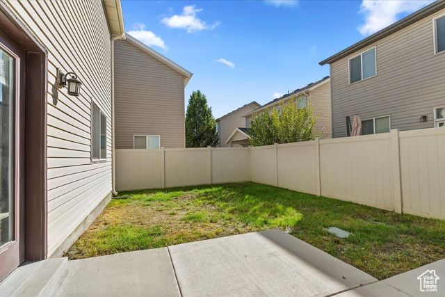 1072 W STONEHAVEN DR, North Salt Lake, UT 84054