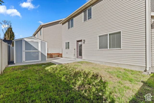 1072 W STONEHAVEN DR, North Salt Lake, UT 84054