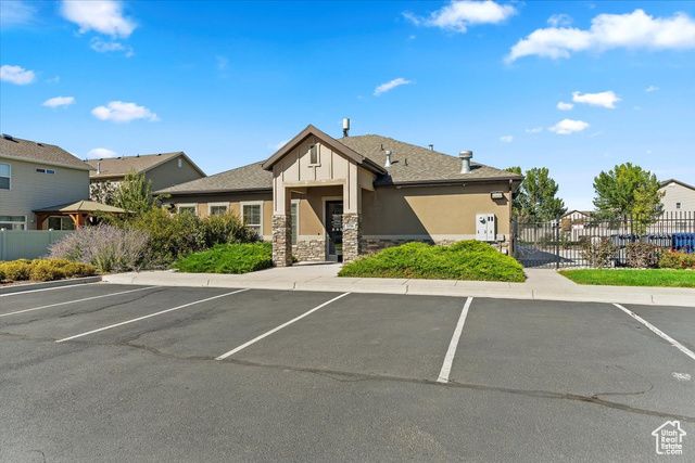 1072 W STONEHAVEN DR, North Salt Lake, UT 84054