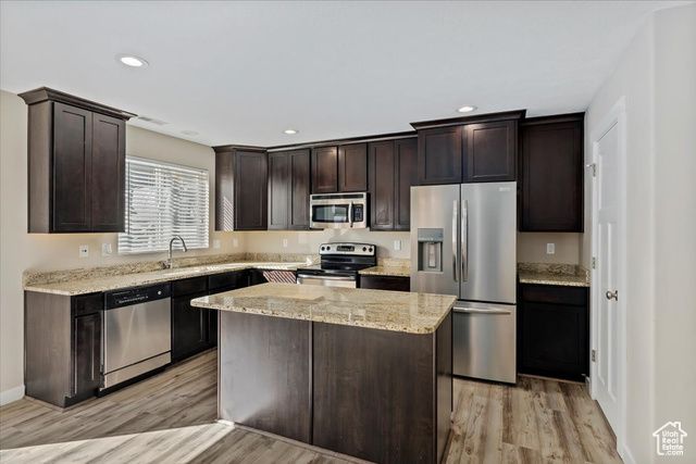 1072 W STONEHAVEN DR, North Salt Lake, UT 84054