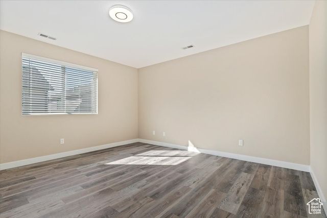 1072 W STONEHAVEN DR, North Salt Lake, UT 84054