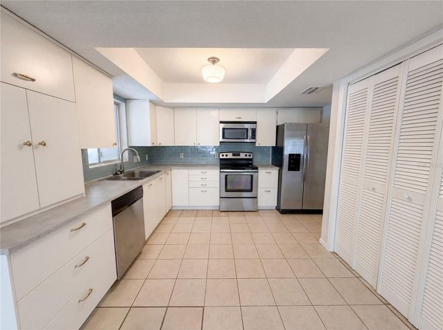 2534 VICTARRA CIRCLE, Lutz, FL 33559