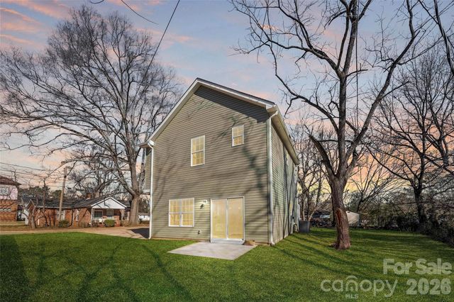 6717 Brushwood Drive, Charlotte, NC 28262