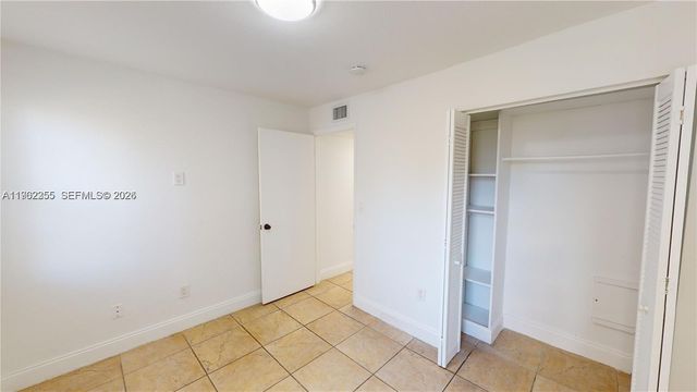 453 SW 2nd St 304C, Miami, FL 33130