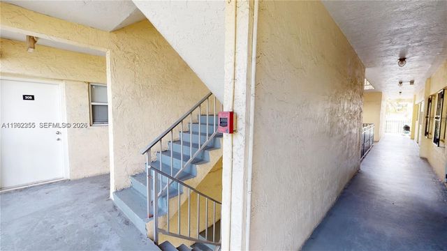 453 SW 2nd St 304C, Miami, FL 33130