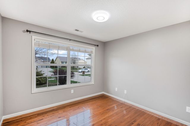 6005 Pine Ridge Street, Johnston, IA 50131