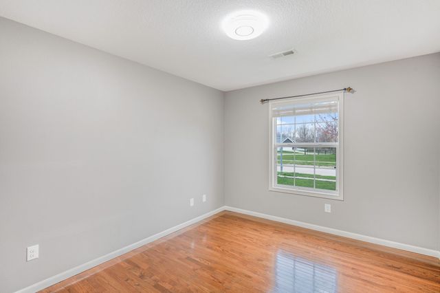 6005 Pine Ridge Street, Johnston, IA 50131