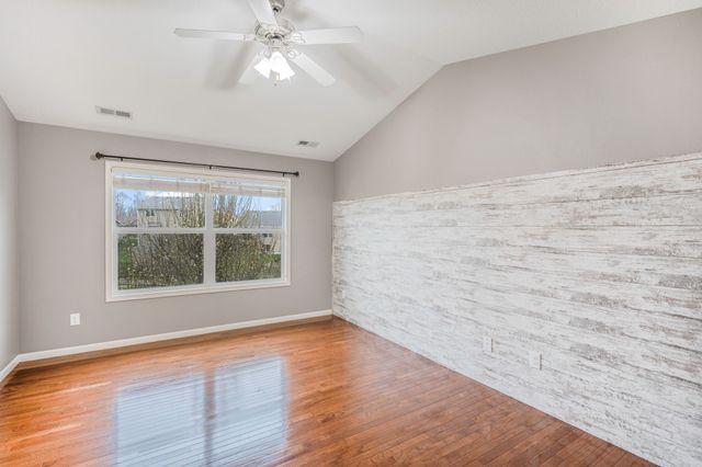 6005 Pine Ridge Street, Johnston, IA 50131