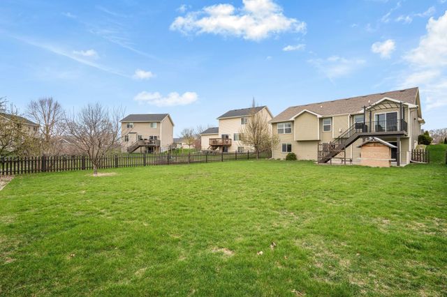 6005 Pine Ridge Street, Johnston, IA 50131