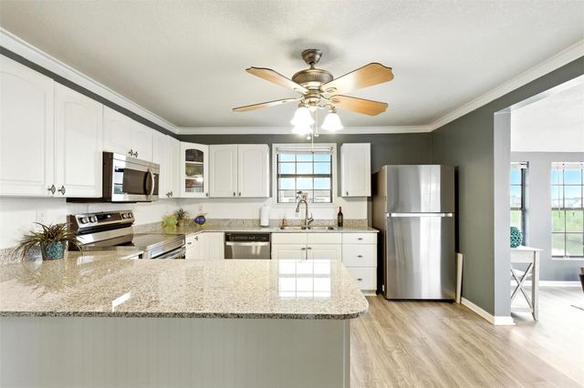 7215 Beau Rue Street, Hitchcock, TX 77563