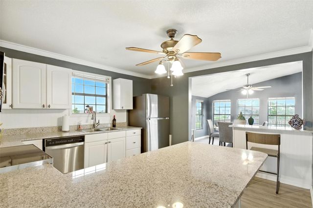 7215 Beau Rue Street, Hitchcock, TX 77563