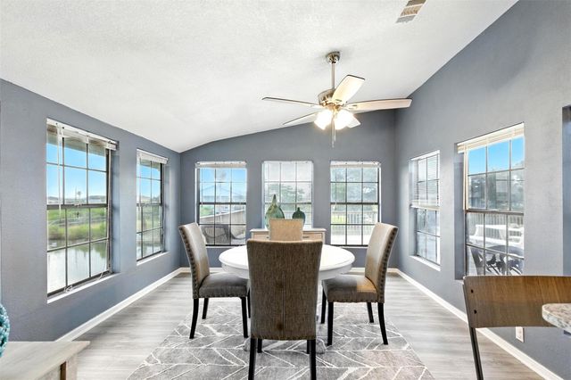 7215 Beau Rue Street, Hitchcock, TX 77563