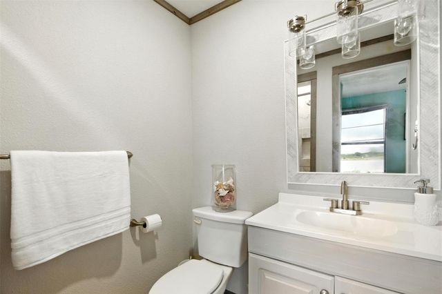 7215 Beau Rue Street, Hitchcock, TX 77563