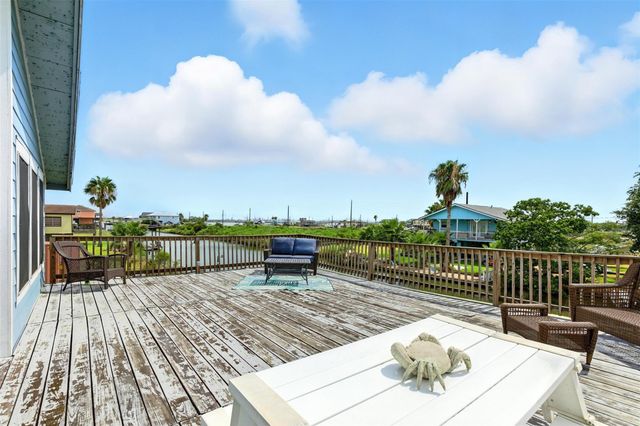 7215 Beau Rue Street, Hitchcock, TX 77563