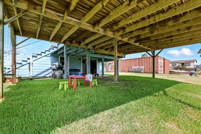 7215 Beau Rue Street, Hitchcock, TX 77563