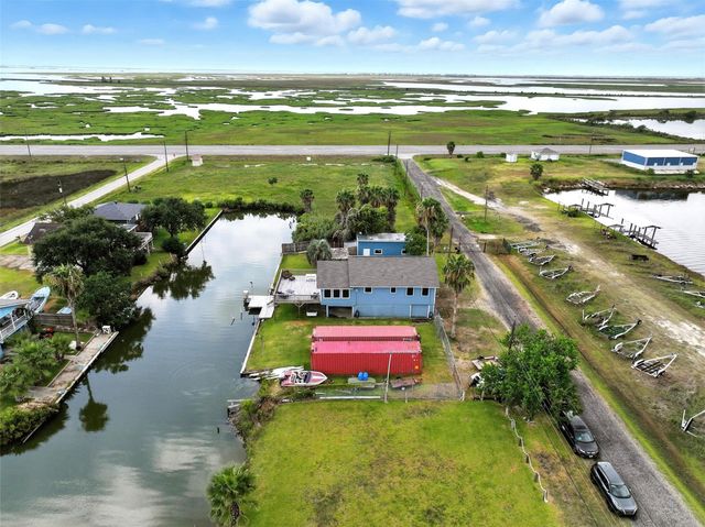 7215 Beau Rue Street, Hitchcock, TX 77563