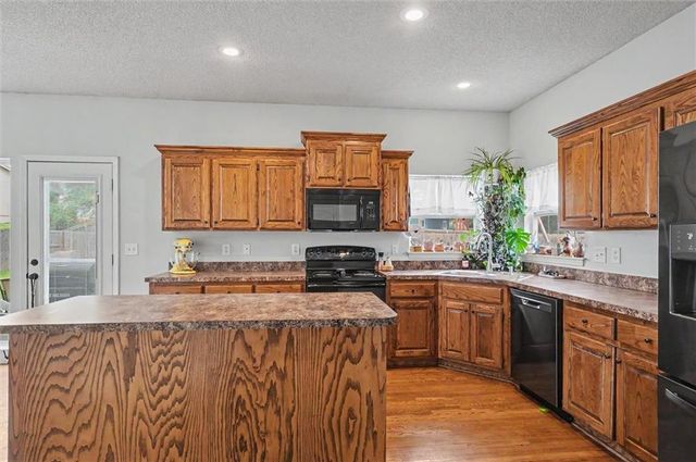 12542 S Belford Street, Olathe, KS 66061