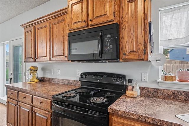 12542 S Belford Street, Olathe, KS 66061