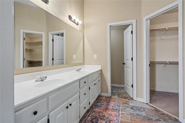 12542 S Belford Street, Olathe, KS 66061