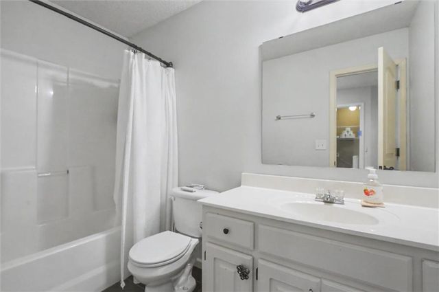 12542 S Belford Street, Olathe, KS 66061