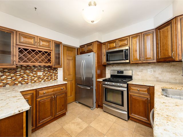 6587 N Northwest Highway 1A, Chicago, IL 60631