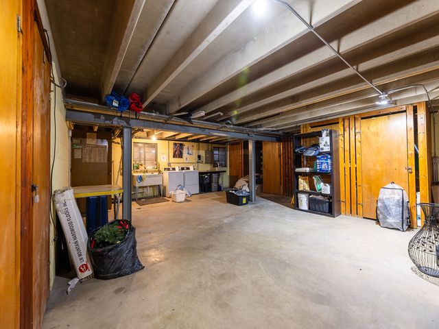 6587 N Northwest Highway 1A, Chicago, IL 60631