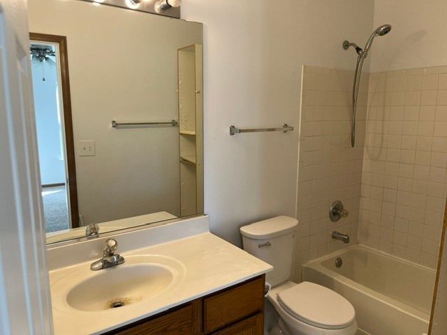 1908 Grove Avenue, Schaumburg, IL 60193