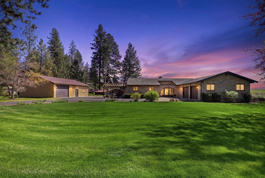 7905 S Ramona Rd, Spokane, WA 99224