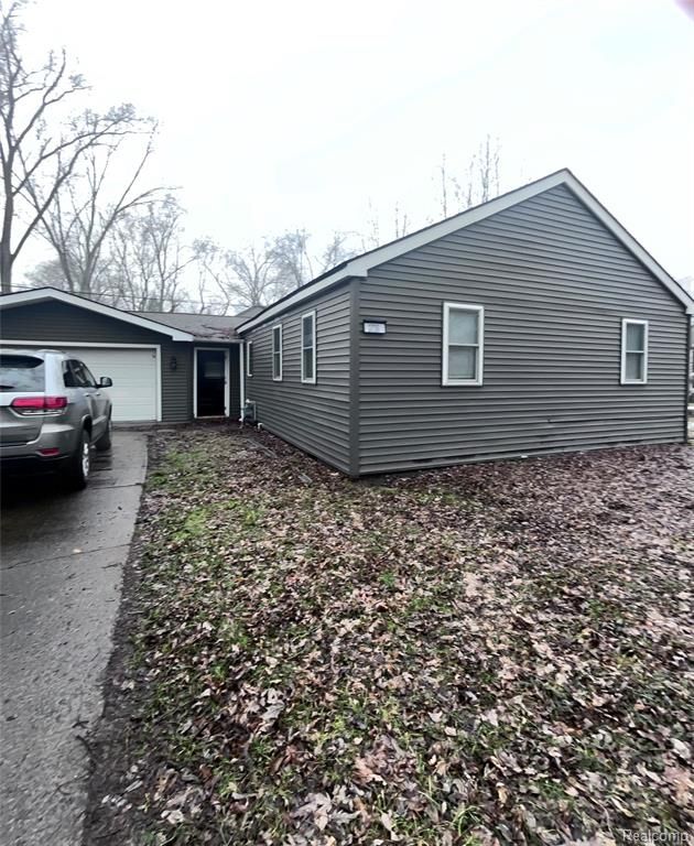 3236 Rio Vista Street, Commerce Twp, MI 48382