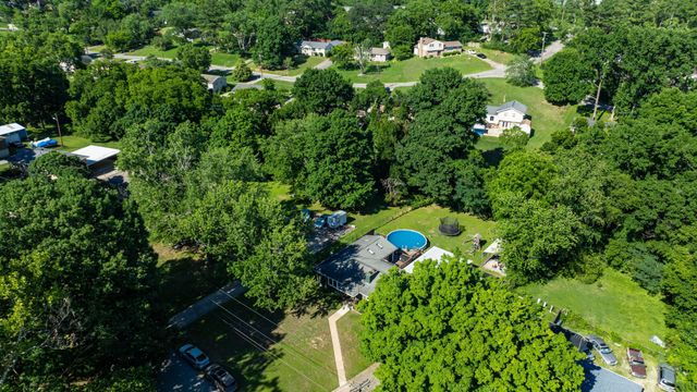 216 Roberta Dr, Hendersonville, TN 37075
