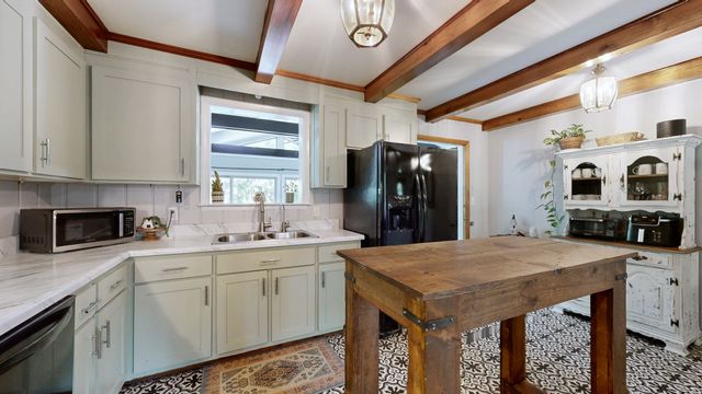 216 Roberta Dr, Hendersonville, TN 37075