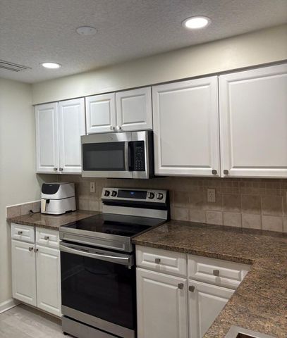 2018 Alta Meadows Lane 405, Delray Beach, FL 33444