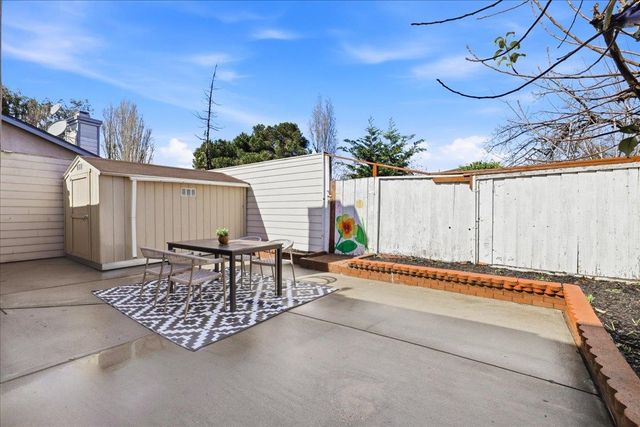 542 White Fir Dr, San Leandro, CA 94577