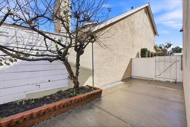 542 White Fir Dr, San Leandro, CA 94577