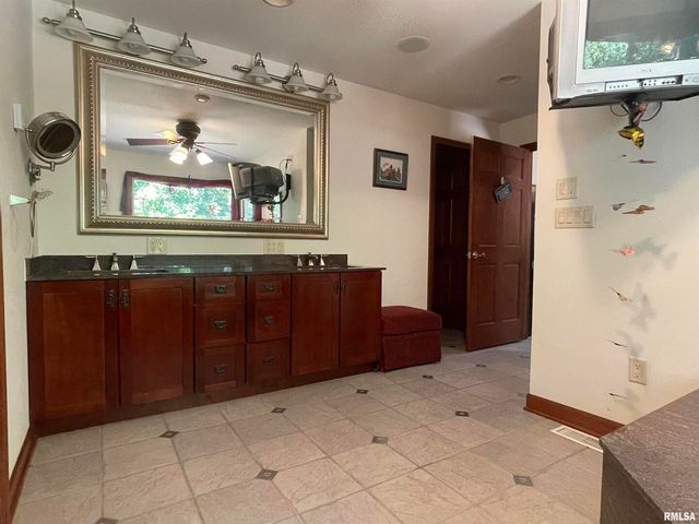 2479 NEW ERA Road, Murphysboro, IL 62966