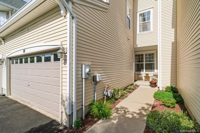 10 Cornwall Lane, Middletown, NY 10940