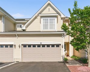 10 Cornwall Lane, Middletown, NY 10940