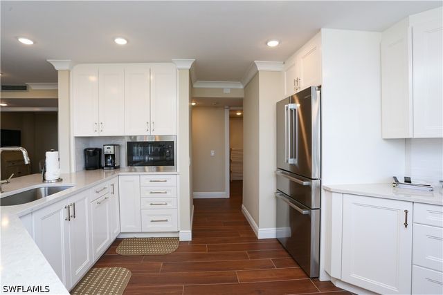 4041 Gulf Shore BLVD N 305, Naples, FL 34103