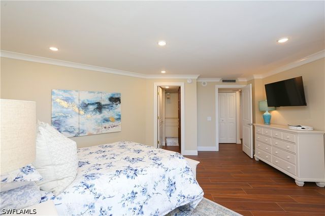 4041 Gulf Shore BLVD N 305, Naples, FL 34103