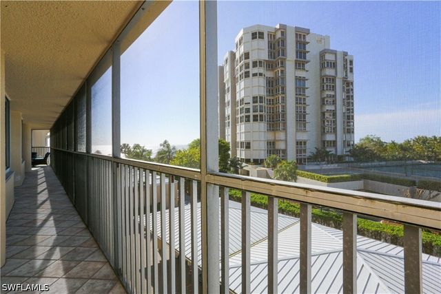4041 Gulf Shore BLVD N 305, Naples, FL 34103