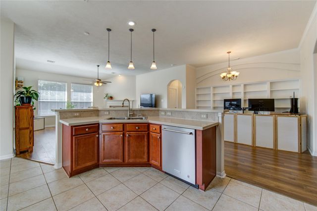 7114 Sundance Meadows Lane, Richmond, TX 77407